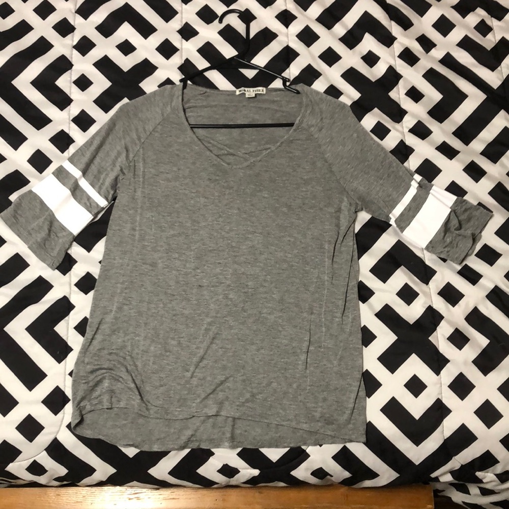 Gray top 🖤